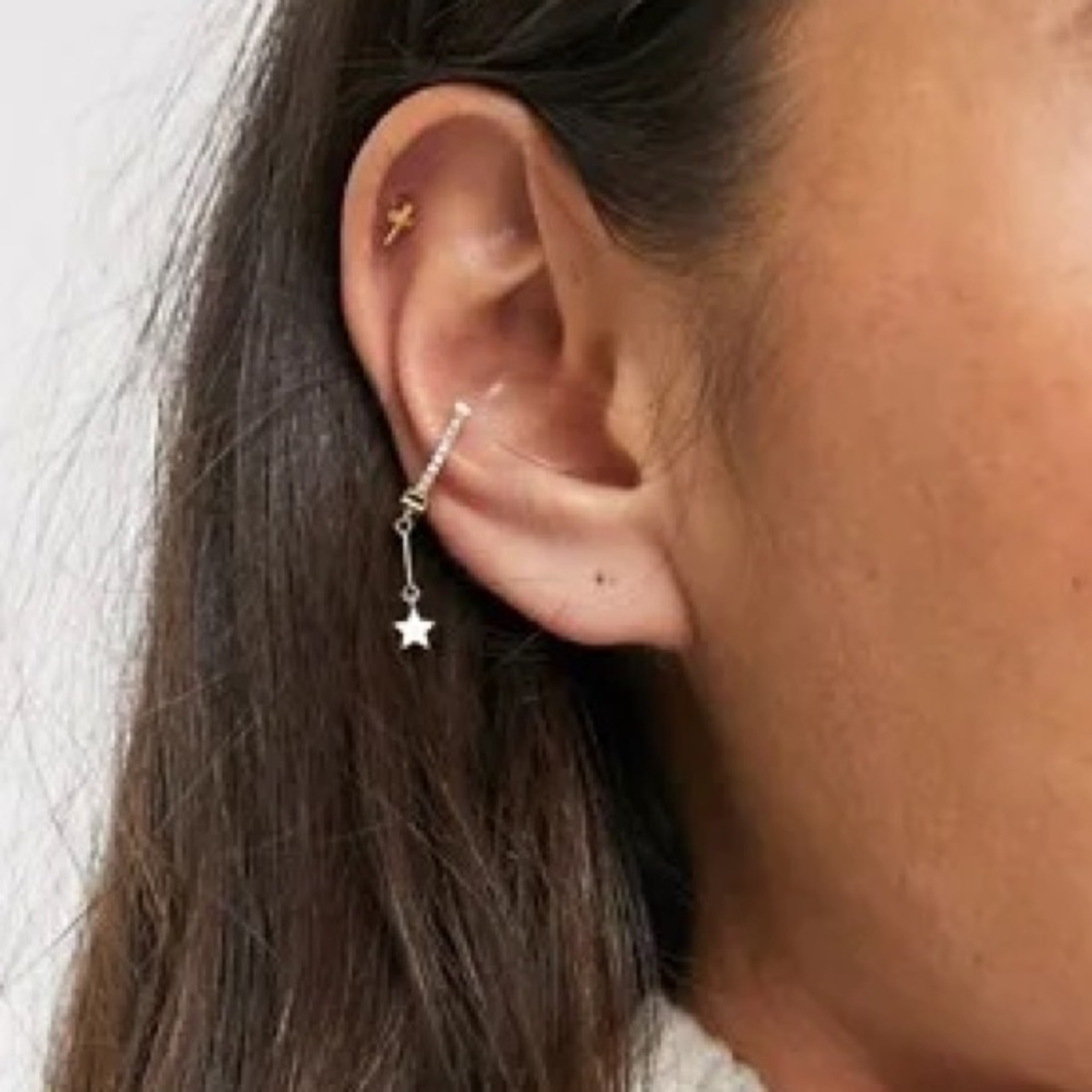 Astrid & Miyu Silver Horseshoe and Star Ear cuff